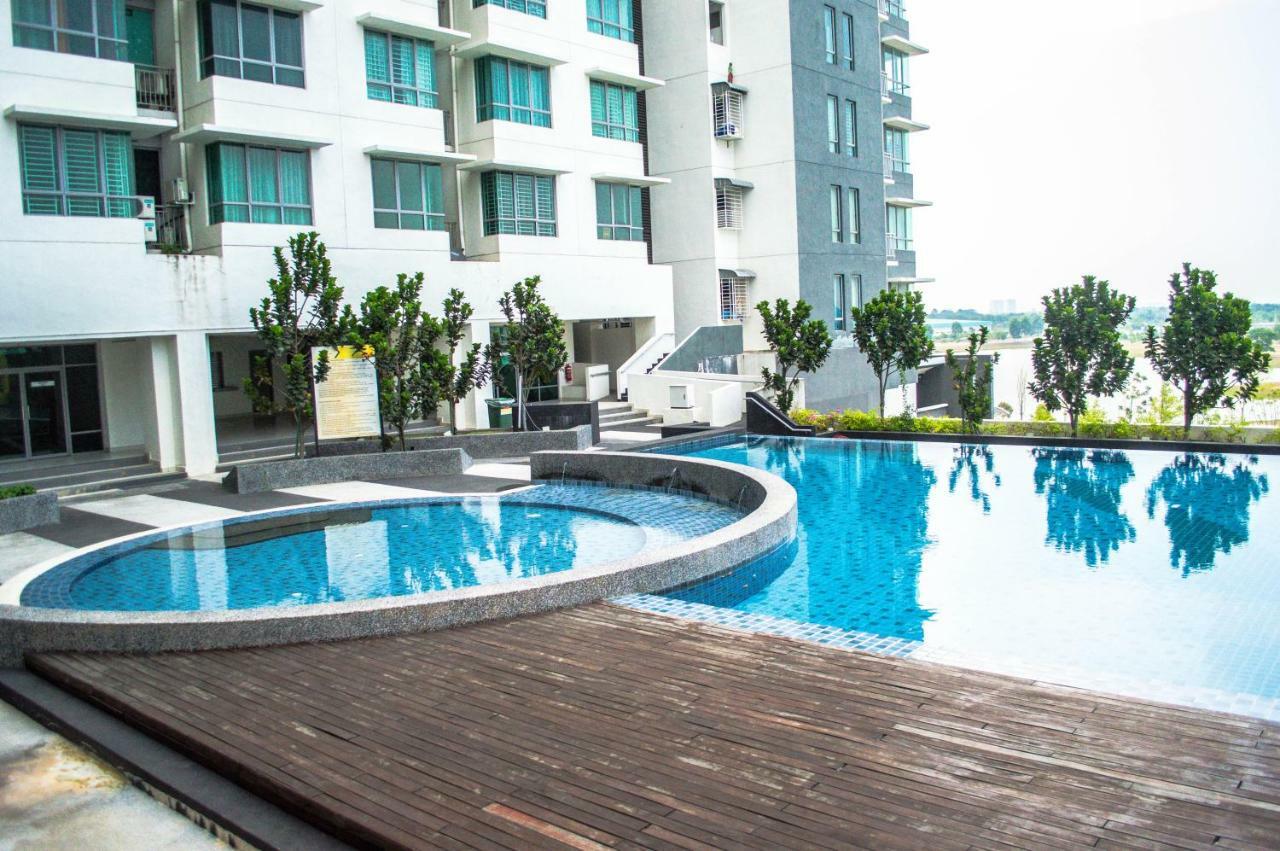 Vega Residence Cyberjaya Selangor Экстерьер фото